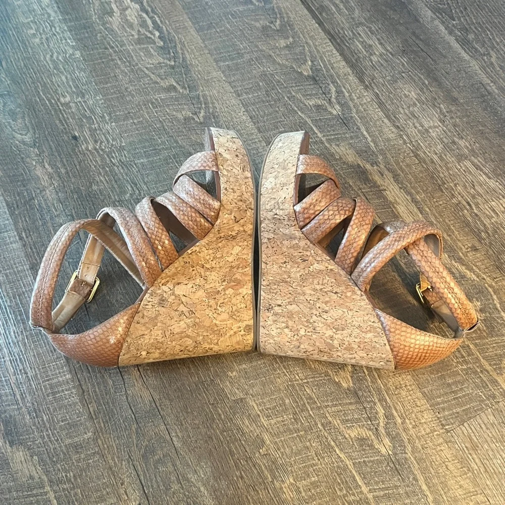 Tory Burch Jeanine Snake Print Leather Wedge Size 8 1/2 - Picture 8 of 16